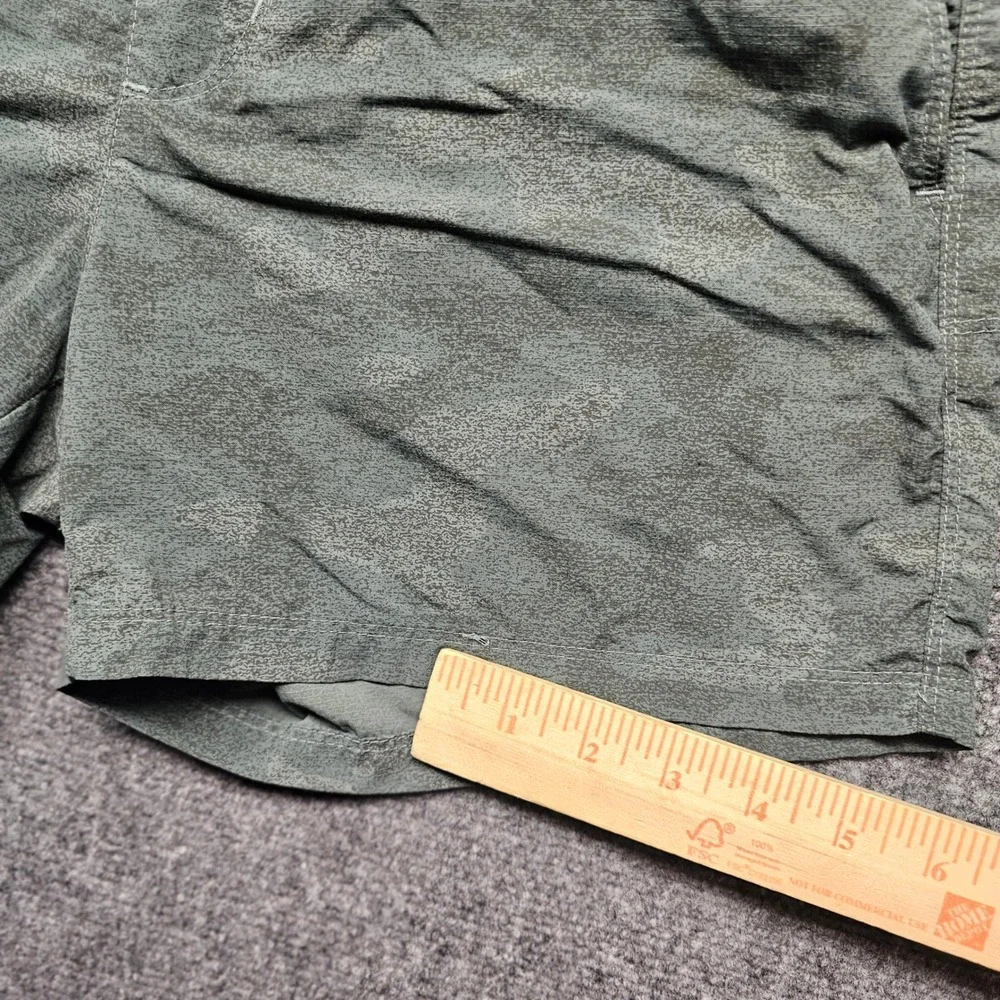 Columbia Mens Nylon Cargo Shorts Gray Print Mesh Lined AL1986 Size M 4L